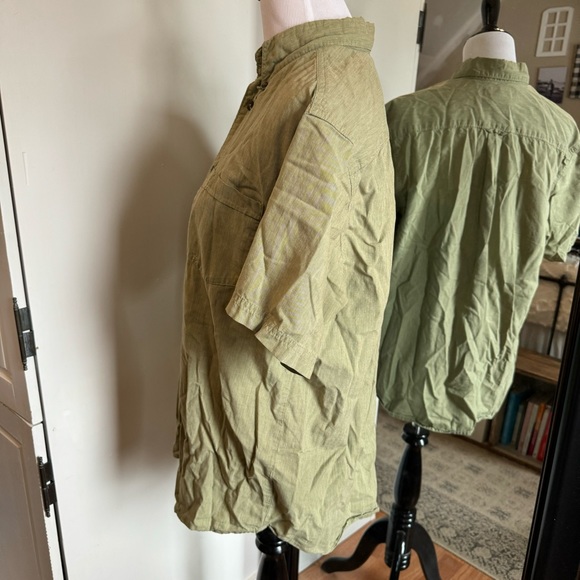 🔴 Columbia Medium Green Shirt - Picture 3 of 6